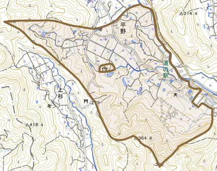 平野とその周辺の地図。町の範囲を重ねている