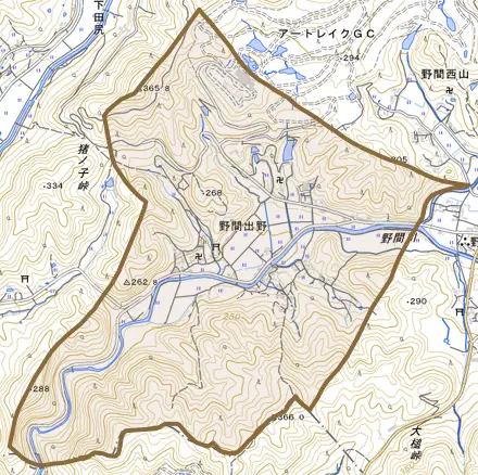 野間出野とその周辺の地図。町の範囲を重ねている
