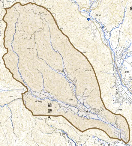 山田とその周辺の地図。町の範囲を重ねている