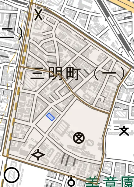 三明町とその周辺の地図。町の範囲を重ねている