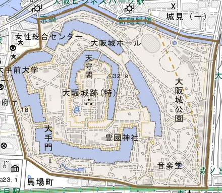 大阪城とその周辺の地図。町の範囲を重ねている