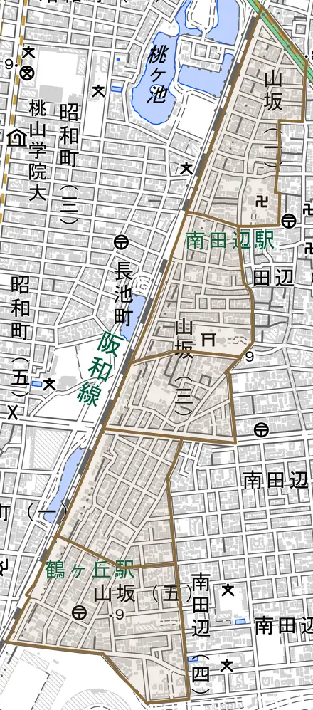 山坂とその周辺の地図。町の範囲を重ねている