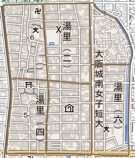 湯里とその周辺の地図。町の範囲を重ねている