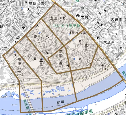 豊里とその周辺の地図。町の範囲を重ねている