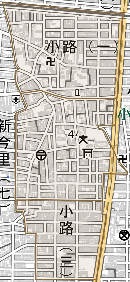 小路とその周辺の地図。町の範囲を重ねている