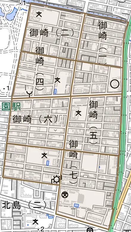 御崎とその周辺の地図。町の範囲を重ねている