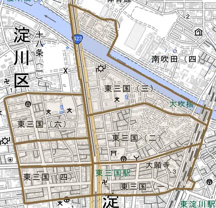 東三国とその周辺の地図。町の範囲を重ねている