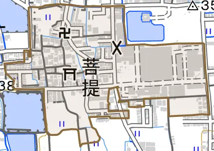菩提とその周辺の地図。町の範囲を重ねている