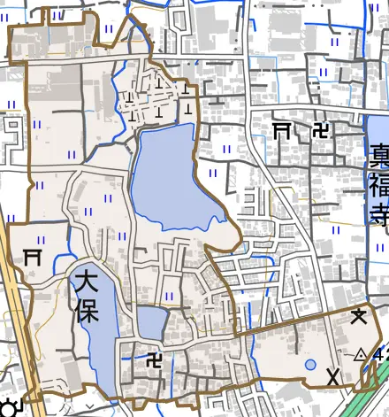 大保とその周辺の地図。町の範囲を重ねている