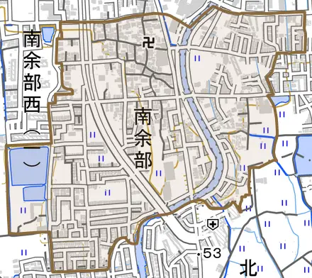南余部とその周辺の地図。町の範囲を重ねている
