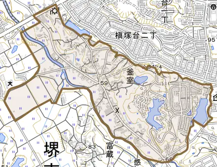 釜室とその周辺の地図。町の範囲を重ねている