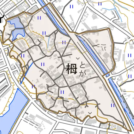 栂とその周辺の地図。町の範囲を重ねている