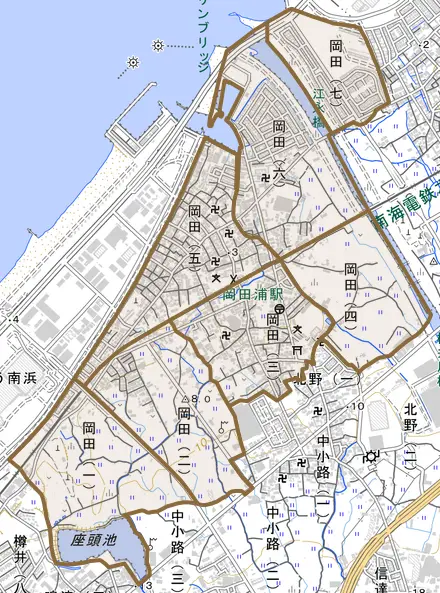 岡田とその周辺の地図。町の範囲を重ねている
