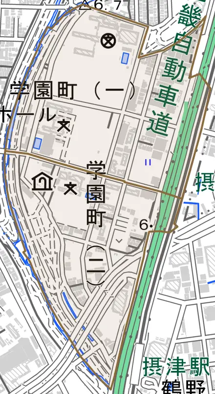 学園町とその周辺の地図。町の範囲を重ねている