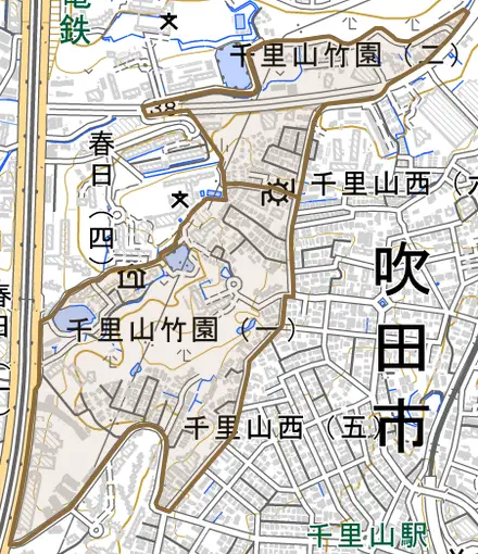 千里山竹園とその周辺の地図。町の範囲を重ねている