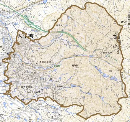 大字山田とその周辺の地図。町の範囲を重ねている