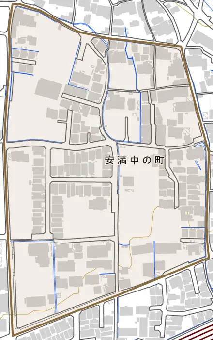 安満中の町とその周辺の地図。町の範囲を重ねている