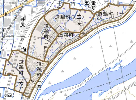 道鵜町とその周辺の地図。町の範囲を重ねている