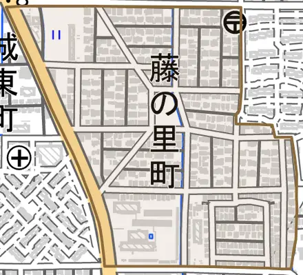 藤の里町とその周辺の地図。町の範囲を重ねている