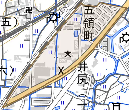 五領町とその周辺の地図。町の範囲を重ねている