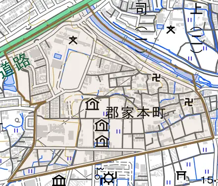 郡家本町とその周辺の地図。町の範囲を重ねている