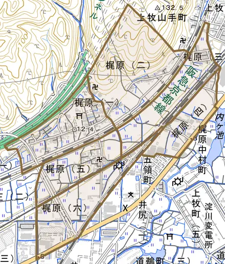梶原とその周辺の地図。町の範囲を重ねている