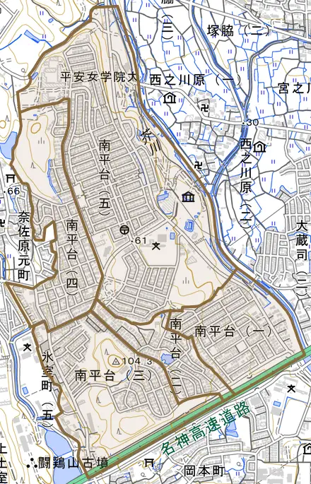 南平台とその周辺の地図。町の範囲を重ねている