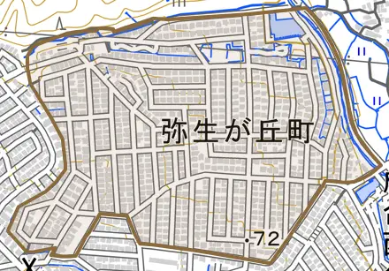 弥生が丘町とその周辺の地図。町の範囲を重ねている