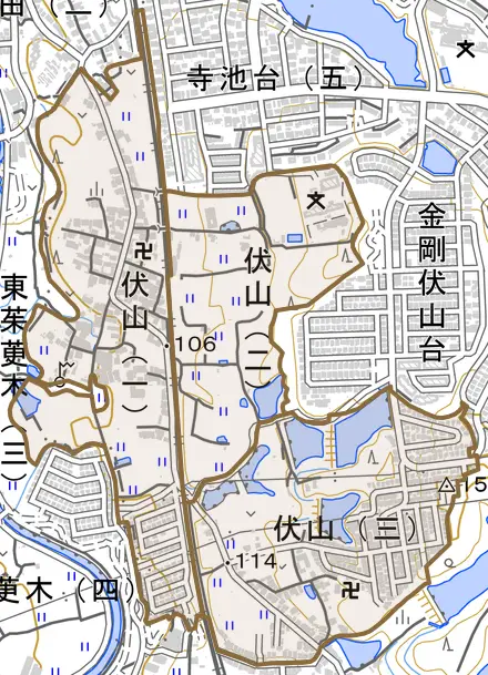 伏山とその周辺の地図。町の範囲を重ねている
