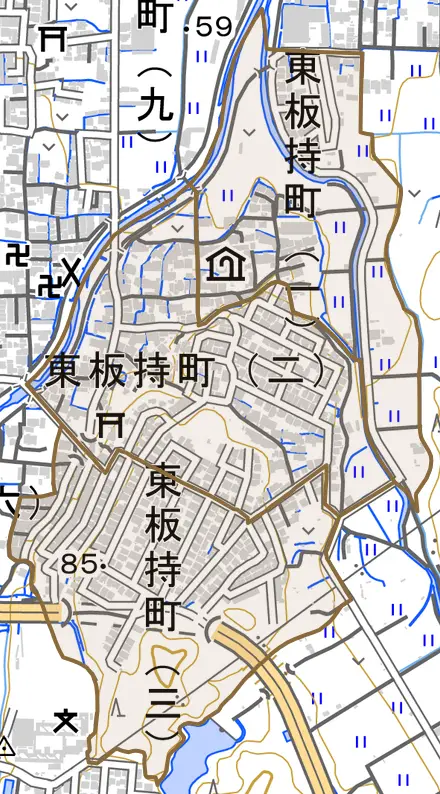東板持町とその周辺の地図。町の範囲を重ねている