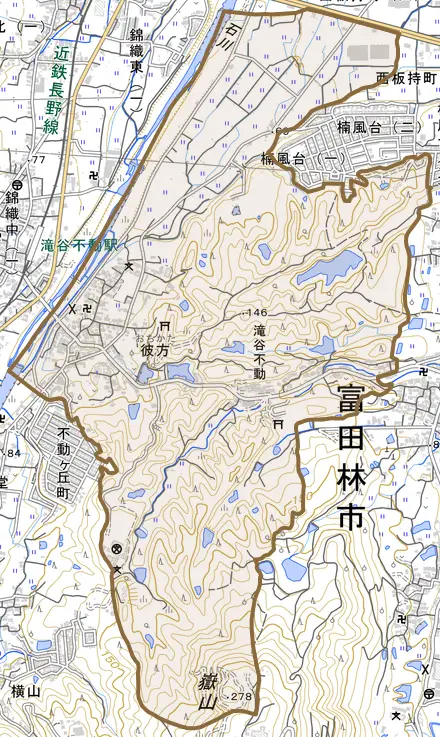 大字彼方とその周辺の地図。町の範囲を重ねている