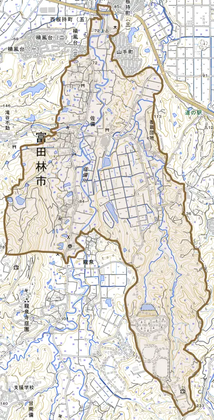 大字佐備とその周辺の地図。町の範囲を重ねている