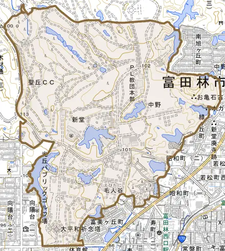 大字新堂とその周辺の地図。町の範囲を重ねている