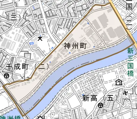 神州町とその周辺の地図。町の範囲を重ねている