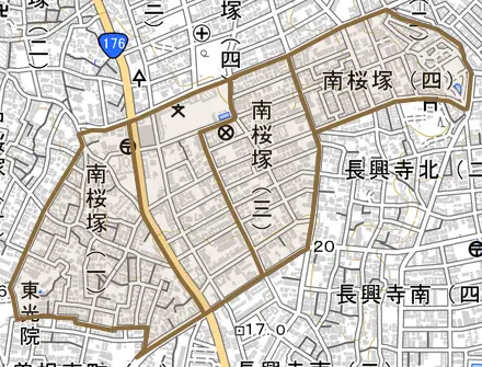 南桜塚とその周辺の地図。町の範囲を重ねている
