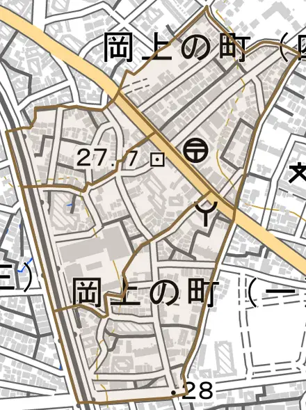 岡上の町とその周辺の地図。町の範囲を重ねている