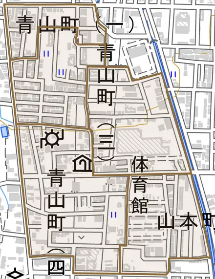 青山町とその周辺の地図。町の範囲を重ねている