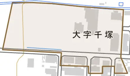 大字千塚とその周辺の地図。町の範囲を重ねている