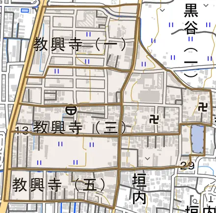 教興寺とその周辺の地図。町の範囲を重ねている