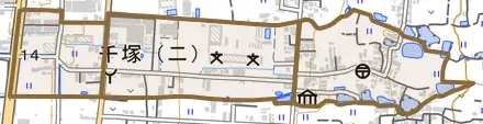 千塚とその周辺の地図。町の範囲を重ねている
