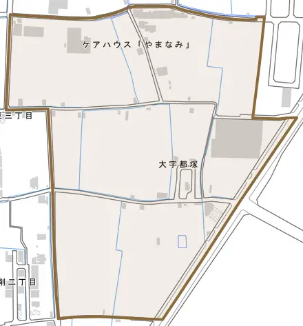 大字都塚とその周辺の地図。町の範囲を重ねている