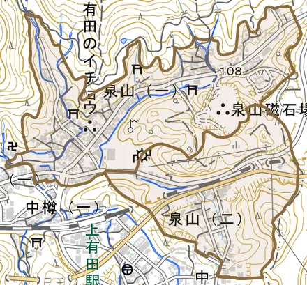 泉山とその周辺の地図。町の範囲を重ねている