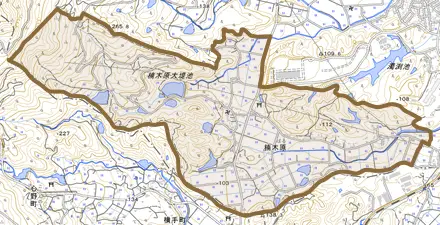 楠木原とその周辺の地図。町の範囲を重ねている