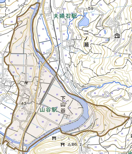 下山谷とその周辺の地図。町の範囲を重ねている