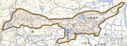 山谷切口とその周辺の地図。町の範囲を重ねている