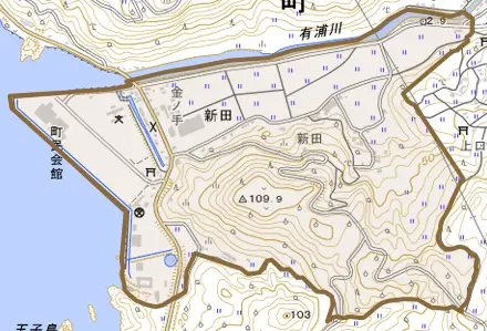 大字新田とその周辺の地図。町の範囲を重ねている