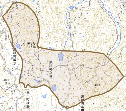 黒川町立目とその周辺の地図。町の範囲を重ねている
