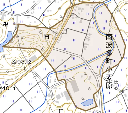 南波多町小麦原とその周辺の地図。町の範囲を重ねている