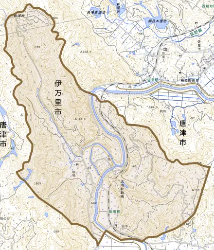 大川町駒鳴とその周辺の地図。町の範囲を重ねている