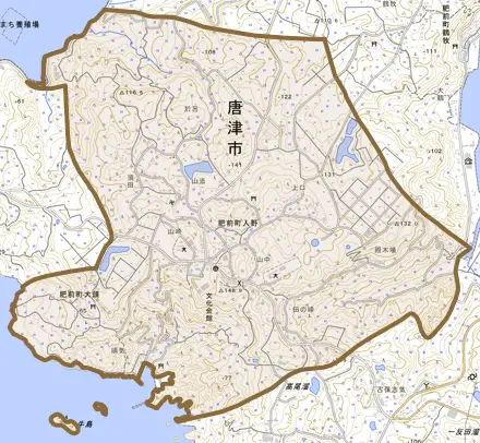 肥前町入野とその周辺の地図。町の範囲を重ねている